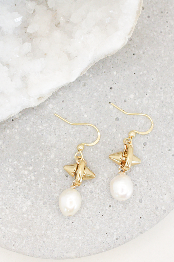 BUNGALOW BLONDE JEWELRY - ANDI PEARL AND SPIKE EARRINGS