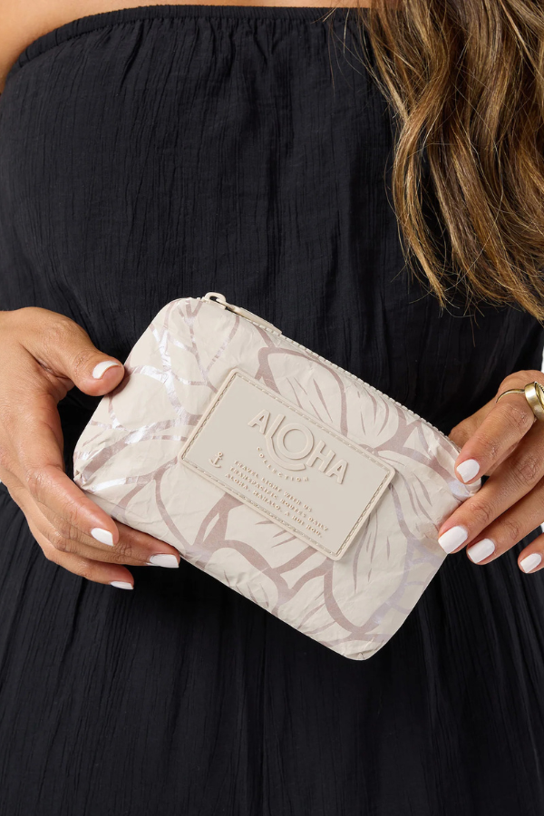 ALOHA - MINI POUCH BACKYARD OYSTER ON SANDSTONE – swirlboutique