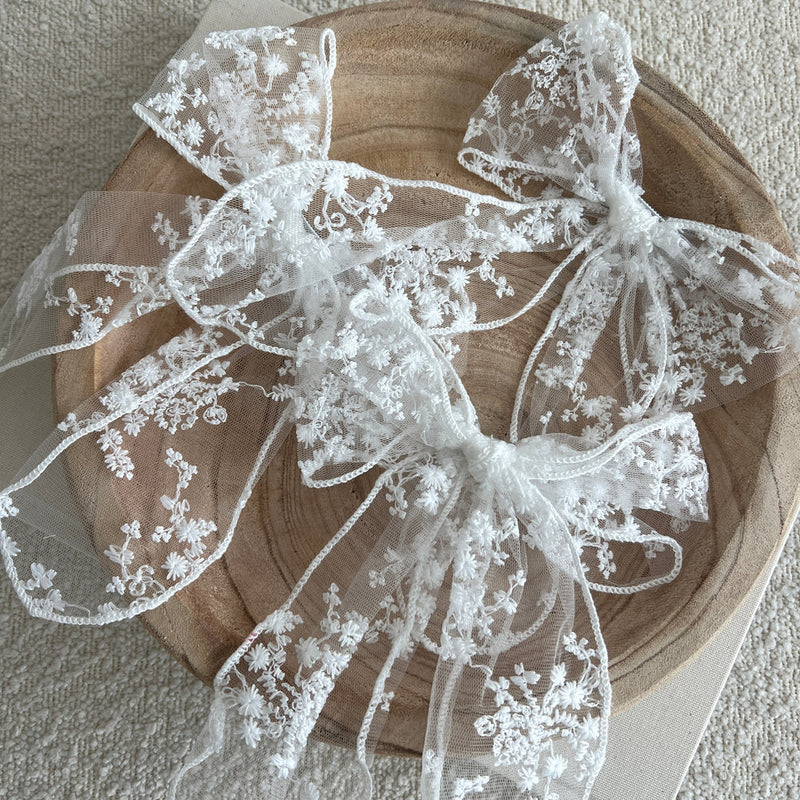 SUMMER BUNS - WINTER LACE BOW