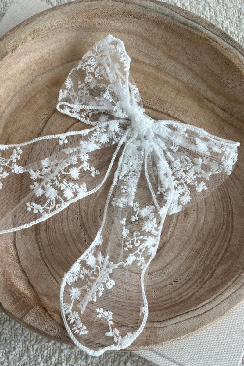 SUMMER BUNS - WINTER LACE BOW