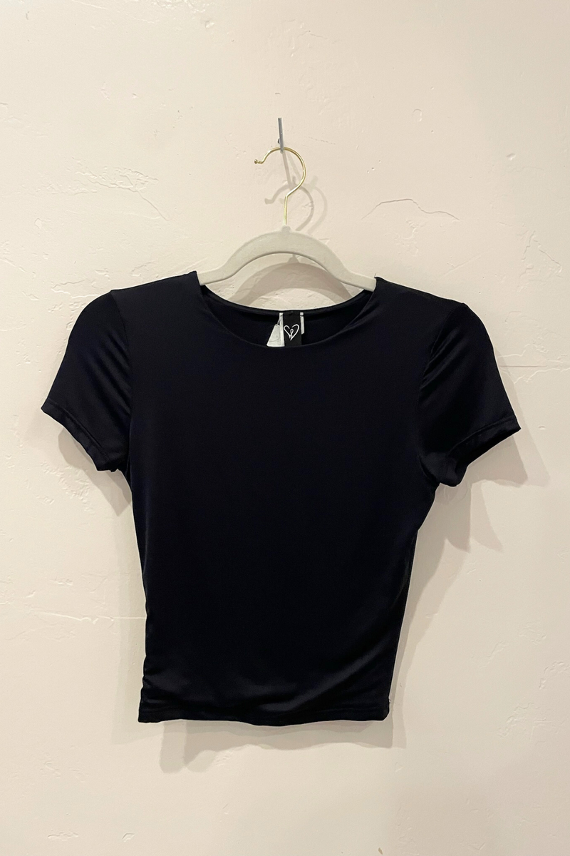 WINDSOR - BLACK TEE