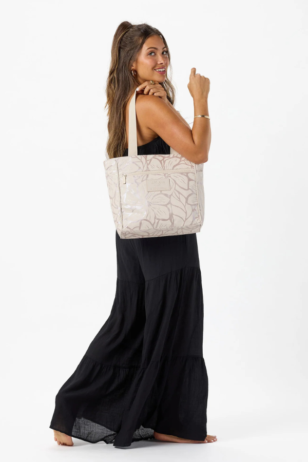 ALOHA - GO TO TOTE BACKYARD OYSTER ON SANDSTONE