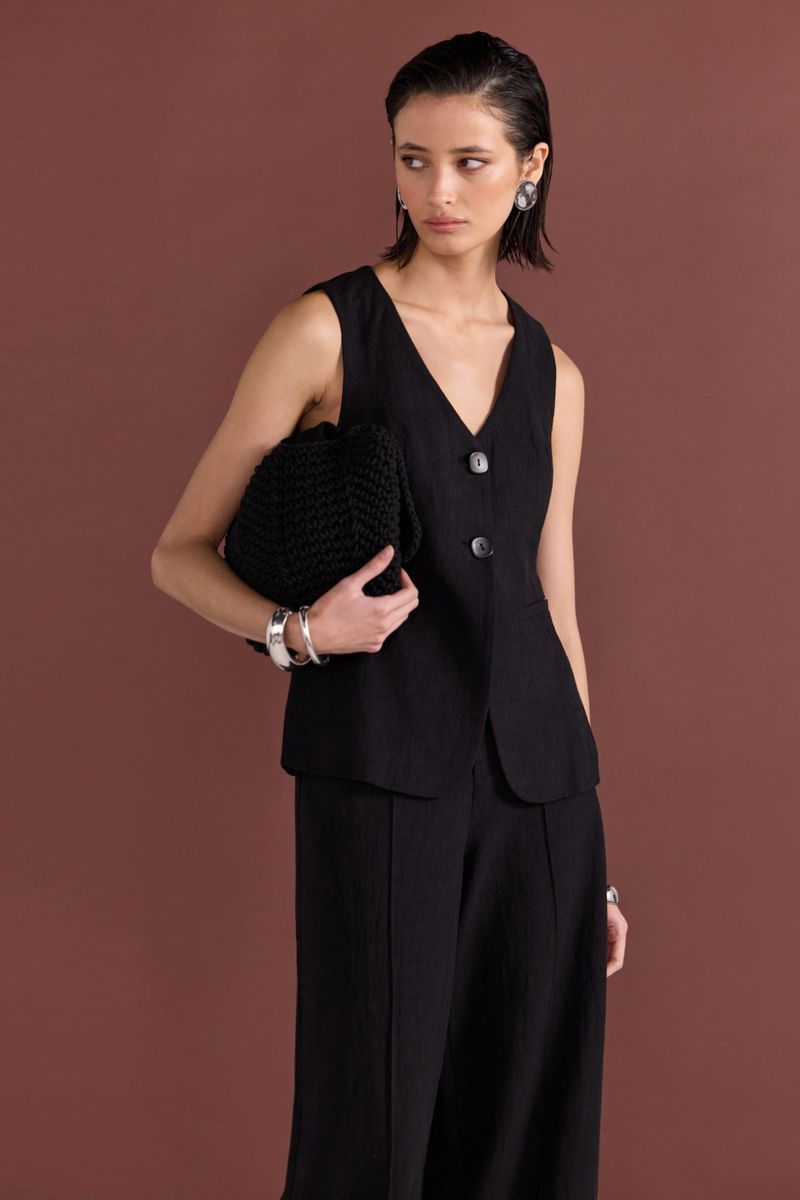STAPLE THE LABEL - ATHEN LONGLINE LINEN VEST BLACK swirlboutique STAPLE THE LABEL - ATHEN LONGLINE LINEN VEST BLACK swirlboutique