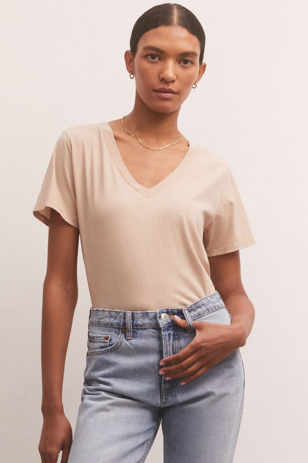 Z SUPPLY - GIRLFRIEND V-NECK TEE BIRCH