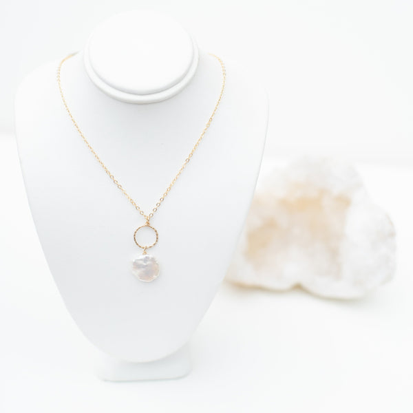 LUSH JEWELRY - PEARL PENDANT NECKLACE